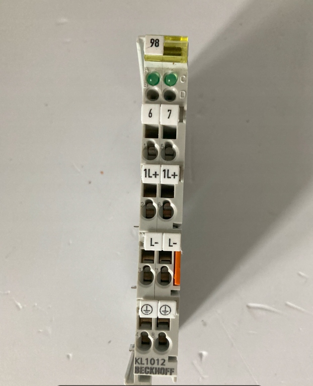 KL1012 Beckhoff, Rozproszone wejścia/wyjścia (I/O) i komunikacja